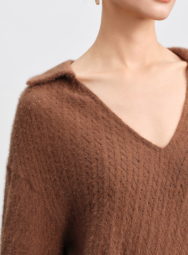 菱格紋V領簍空上衣