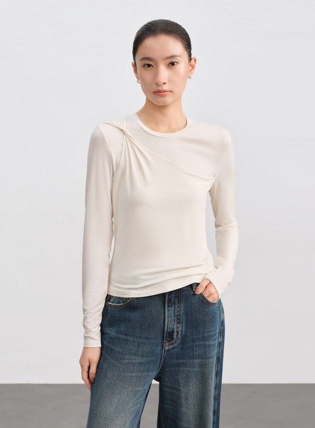 不對稱紐結合身上衣