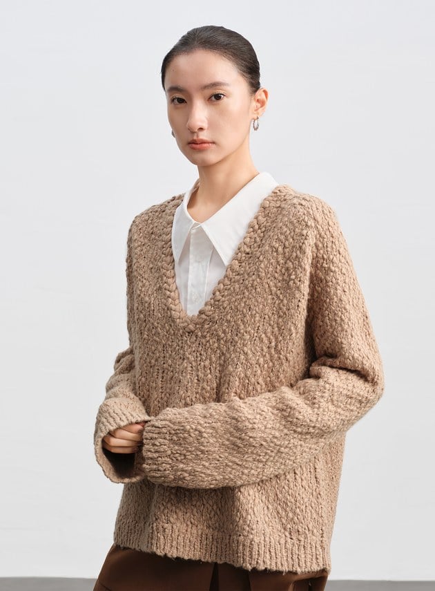 休閒肌理感V領毛衣