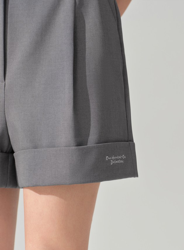 DISNEY｜刺繡捲邊西裝短褲