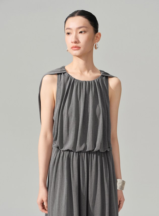 優雅垂墜收腰洋裝