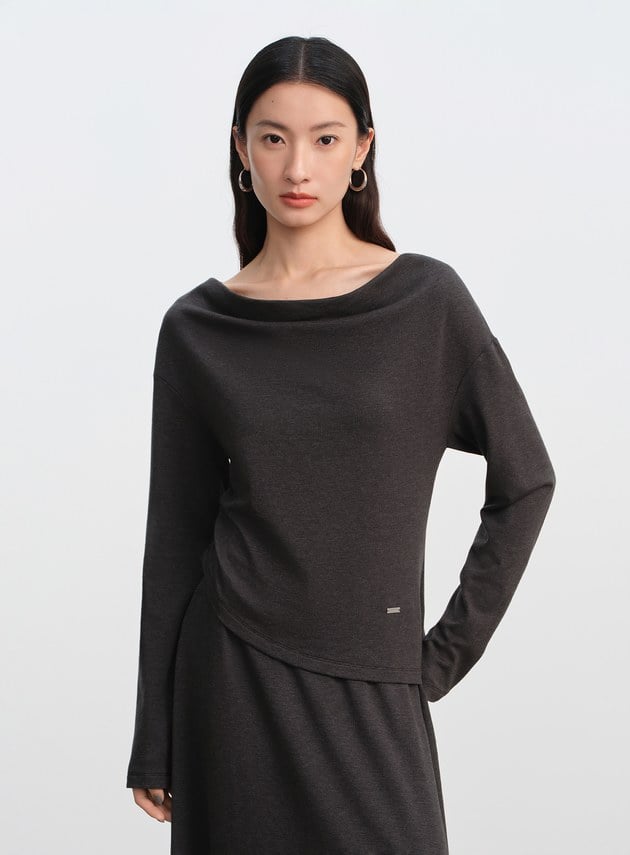 慵懶一字領針織上衣