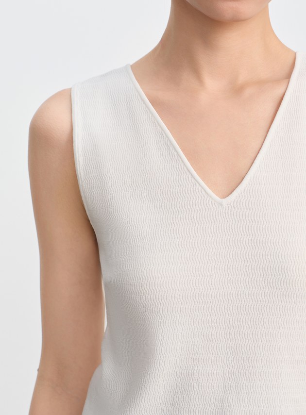 純棉立體緹花V領背心