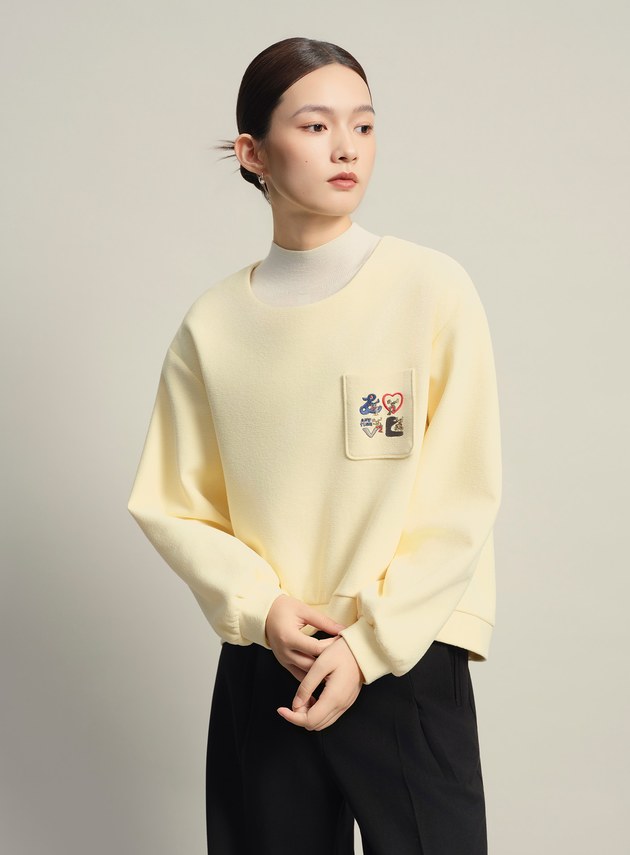 Leland Lee藝術家聯名-寬鬆落肩刺繡上衣