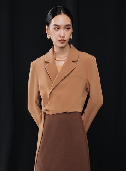 個性斜門襟短版西裝外套