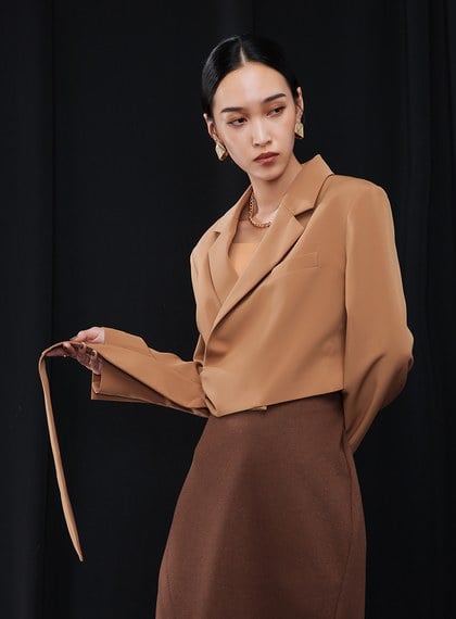 個性斜門襟短版西裝外套