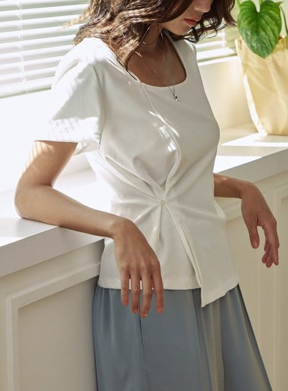 大方領收腰細節短袖上衣