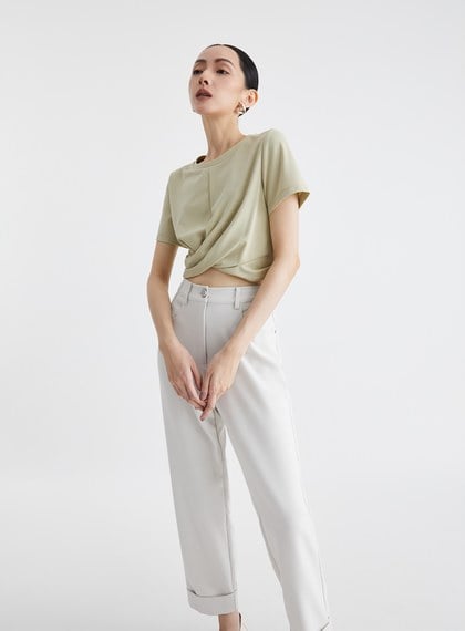 百搭立體扭轉造型上衣