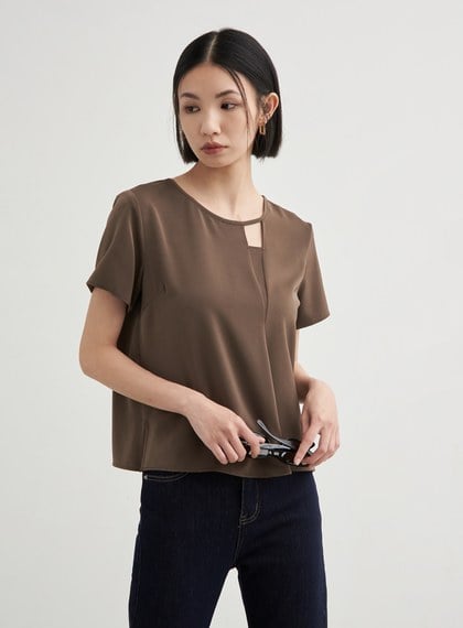 微緞面簍空細節短袖上衣
