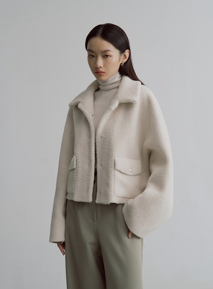 毛絨口袋造型短版外套