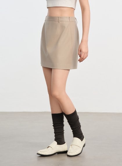 俐落直筒西裝短裙