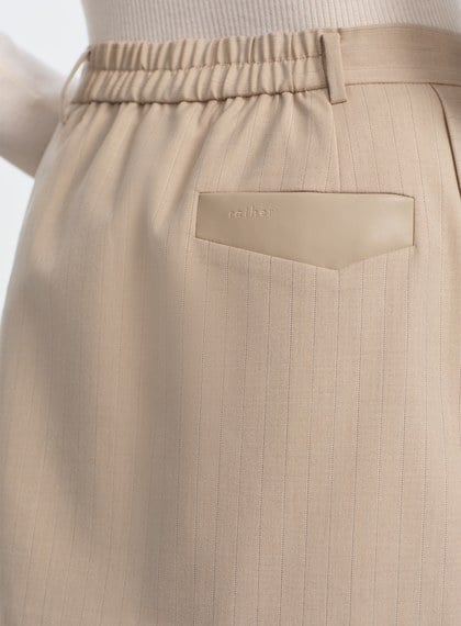 俐落直筒西裝短裙