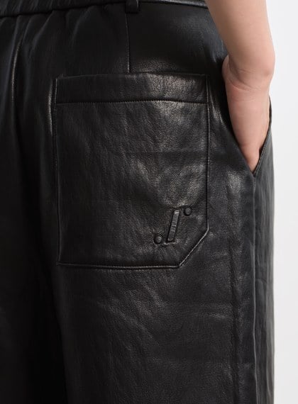 柔霧環保皮革五分褲