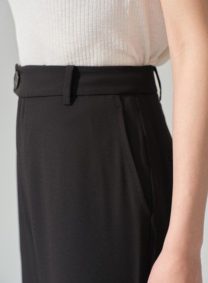 高腰修身微喇叭褲