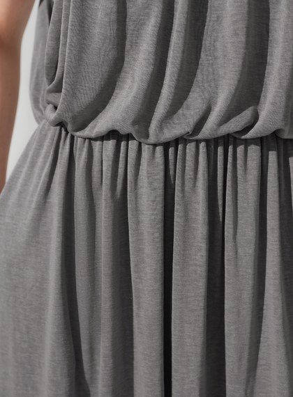 優雅垂墜收腰洋裝